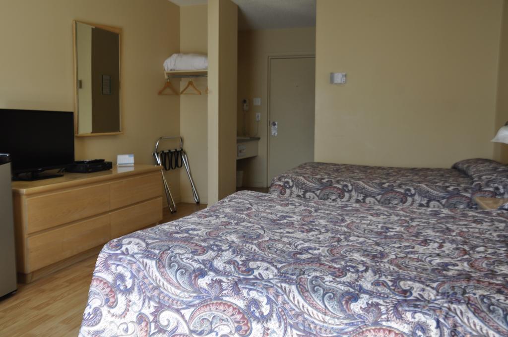 Motel Les Pignons Verts Buckingham Rum bild