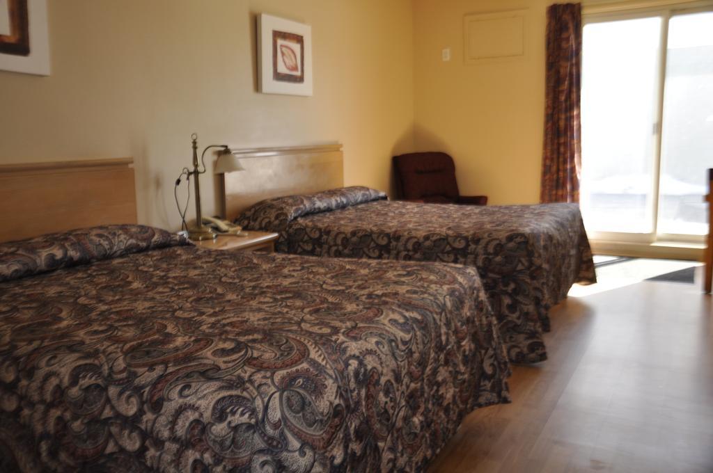 Motel Les Pignons Verts Buckingham Rum bild
