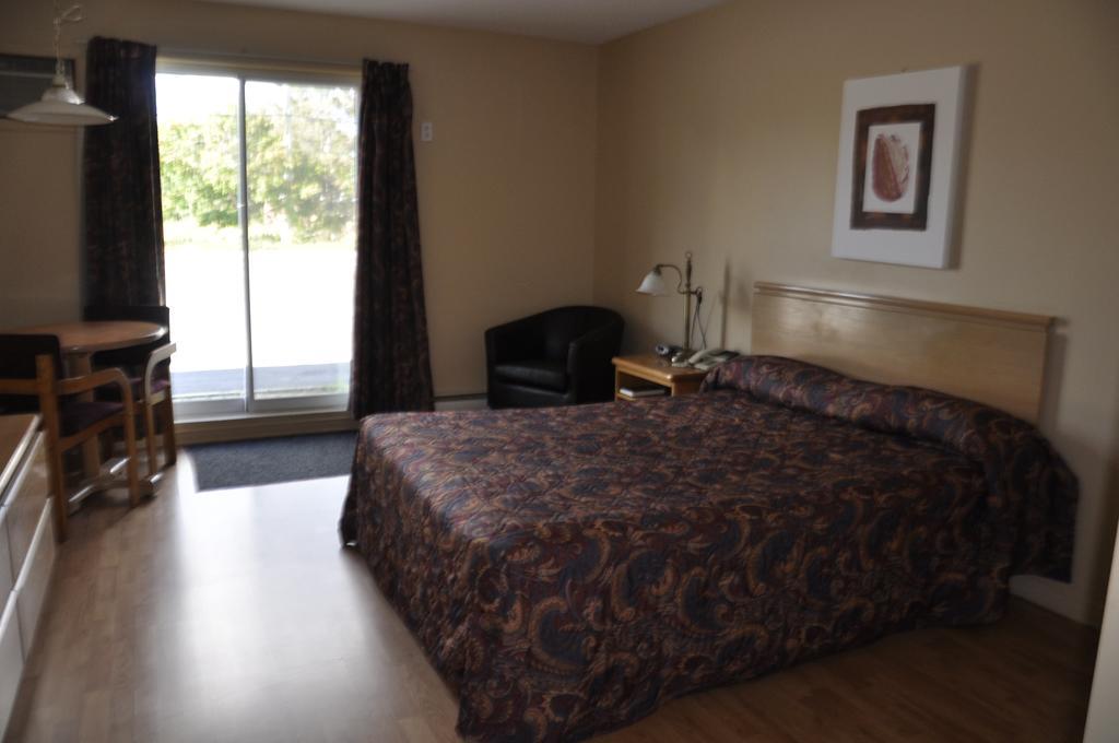 Motel Les Pignons Verts Buckingham Rum bild
