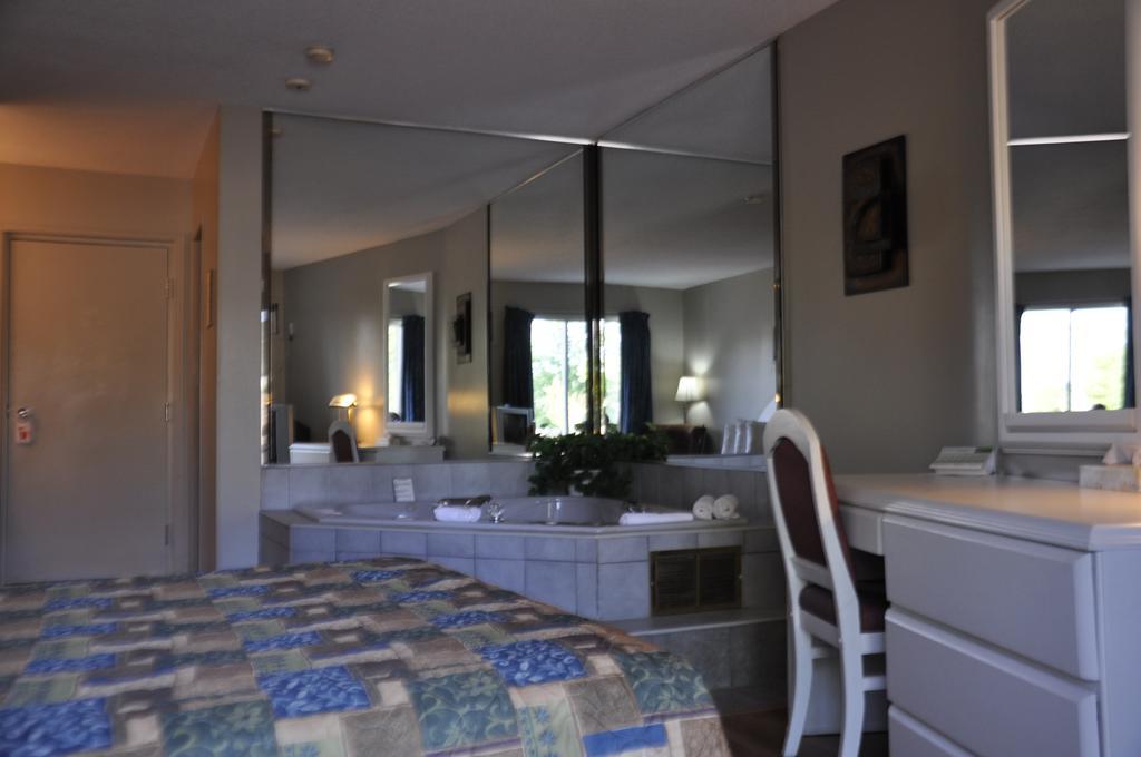 Motel Les Pignons Verts Buckingham Rum bild